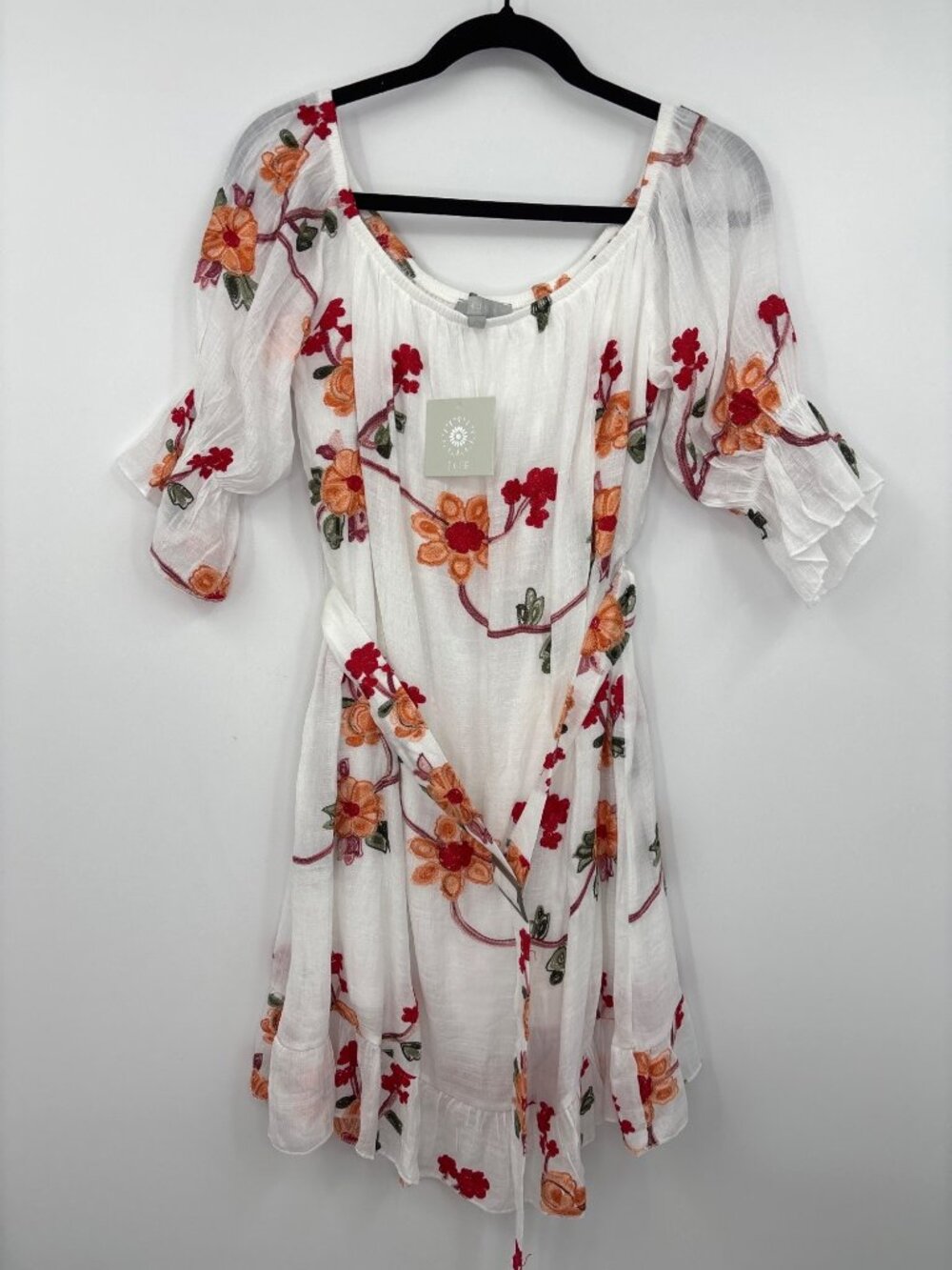 J. GEE Off Shoulder Floral Dress Embroidered Floral Dress White Size 1X NEW